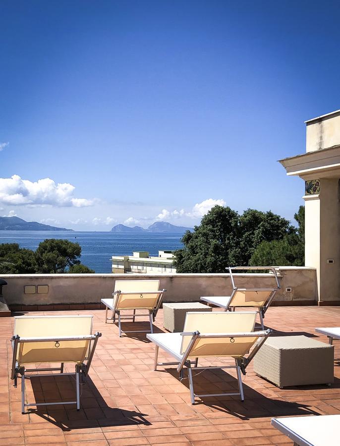 Bed and Breakfast Palazzo Dei Concerti Торре-Аннунциата Экстерьер фото